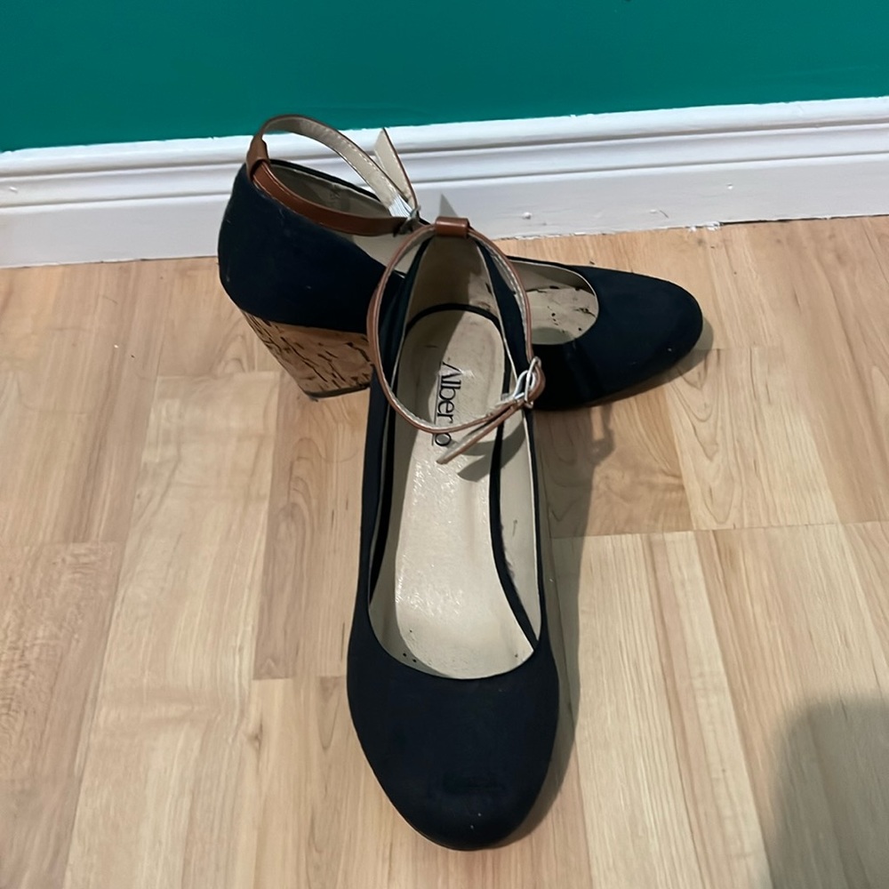 Black heels Alberto